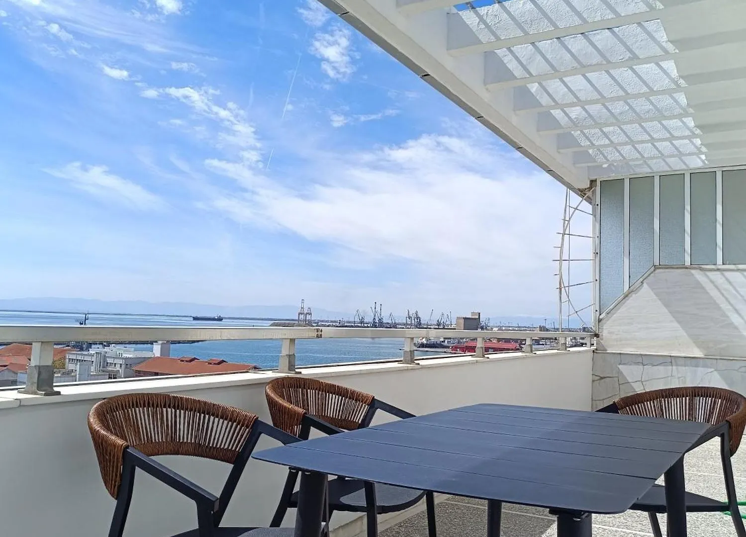 Zeusbnb Penthouse Sea View Салоники Греция